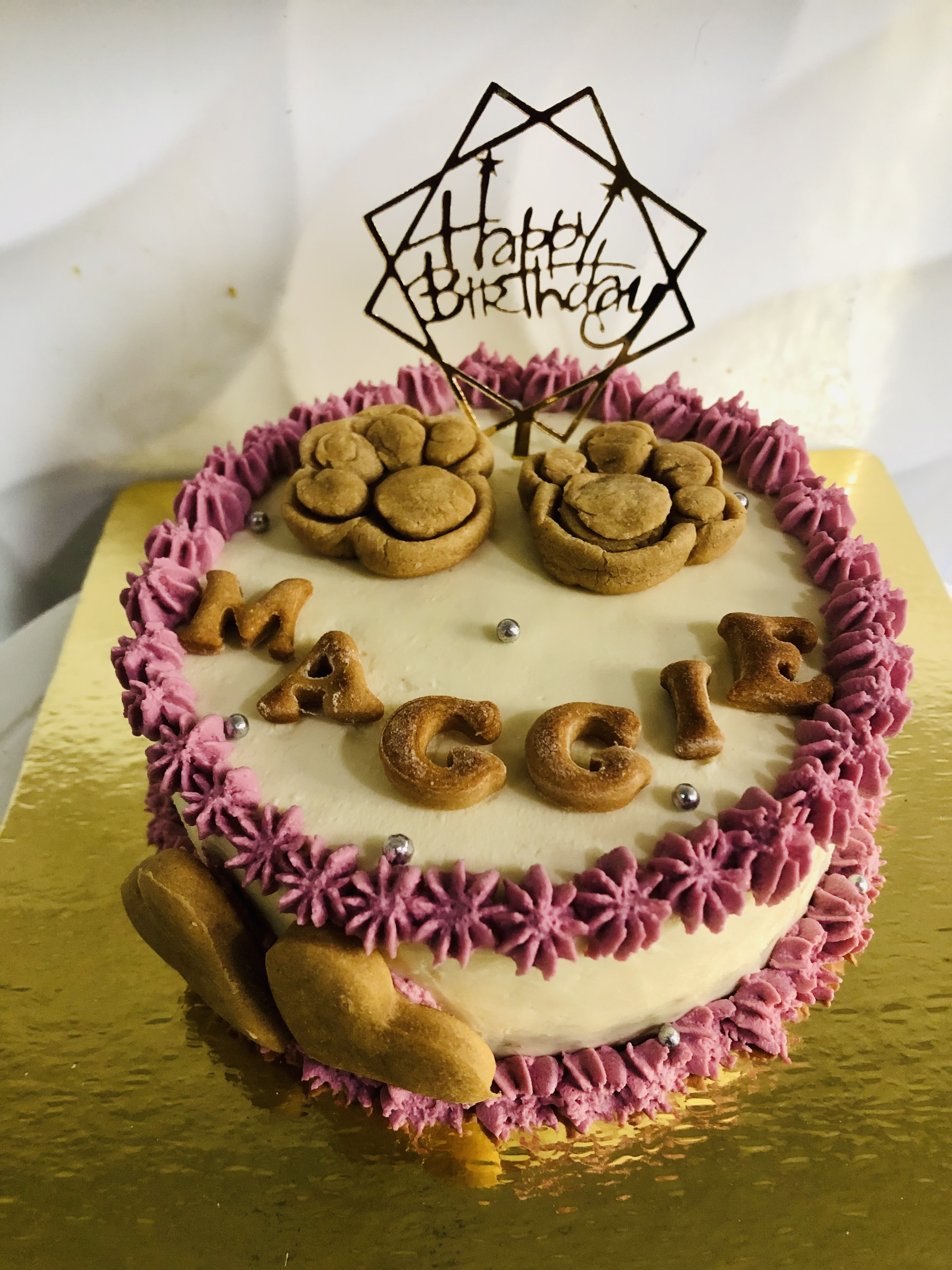 Round cake